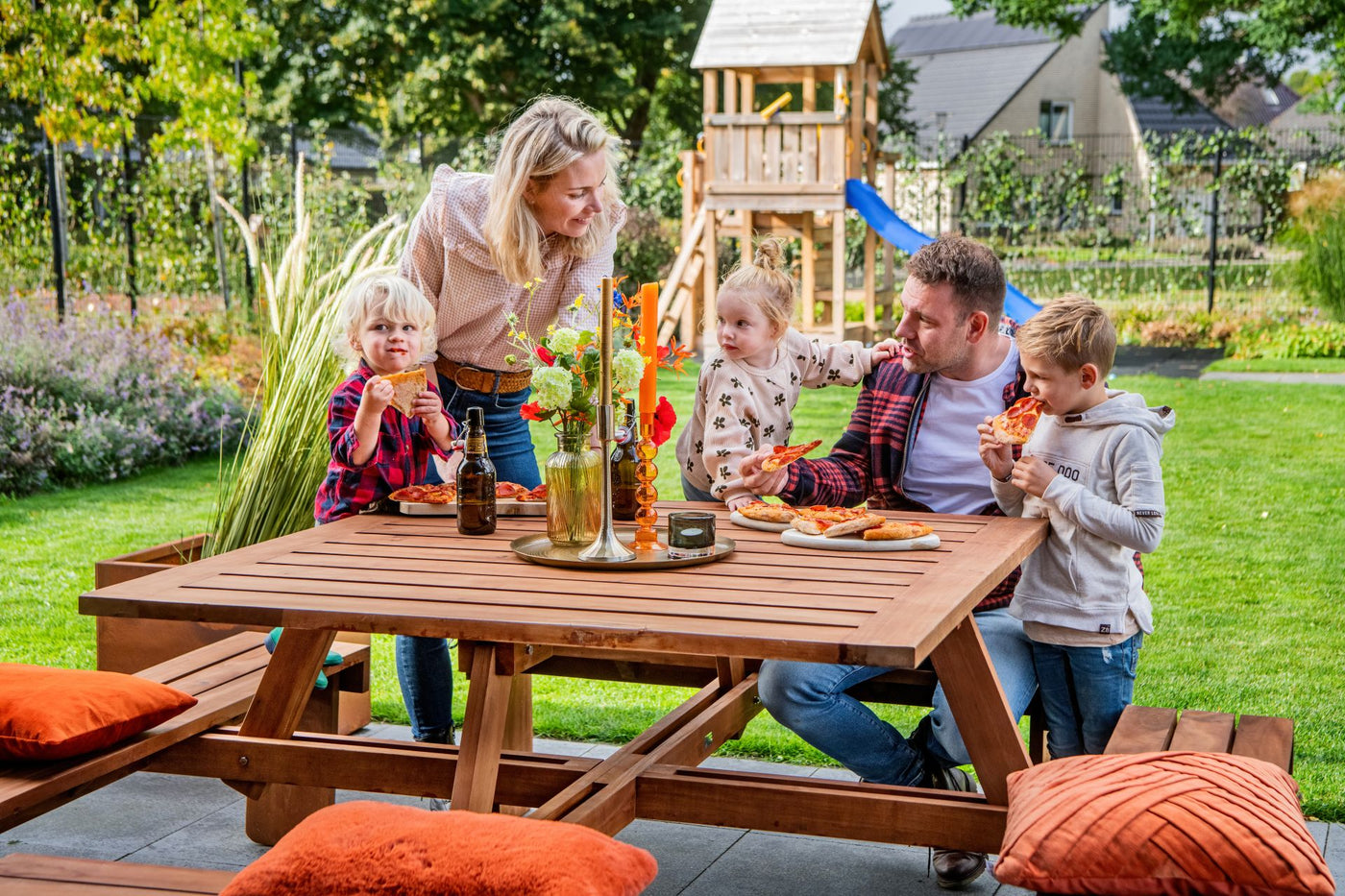 Hardhouten picknicktafel Vierkant