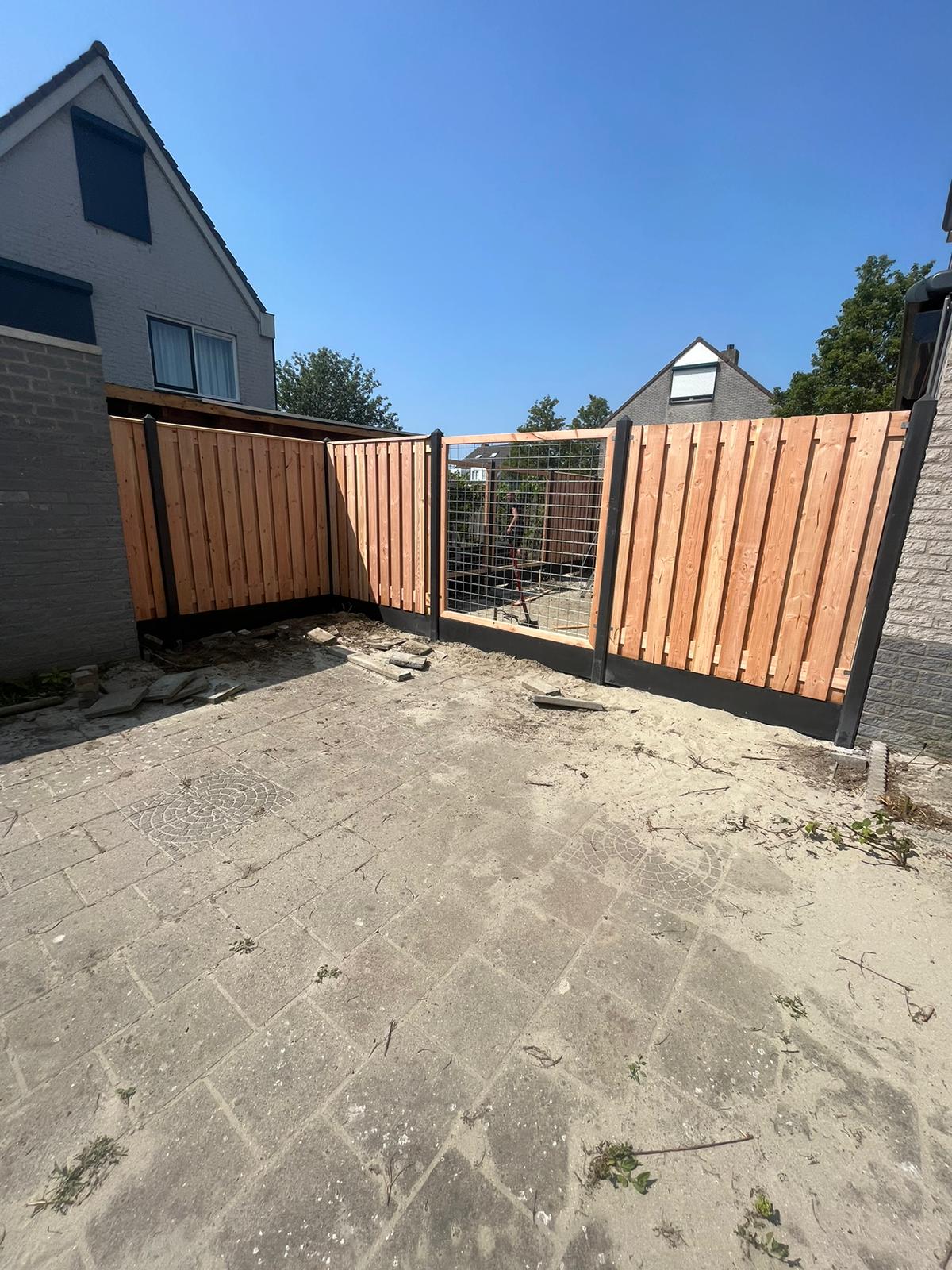 Douglas hout beton schutting | geplaatst voor €135/meter