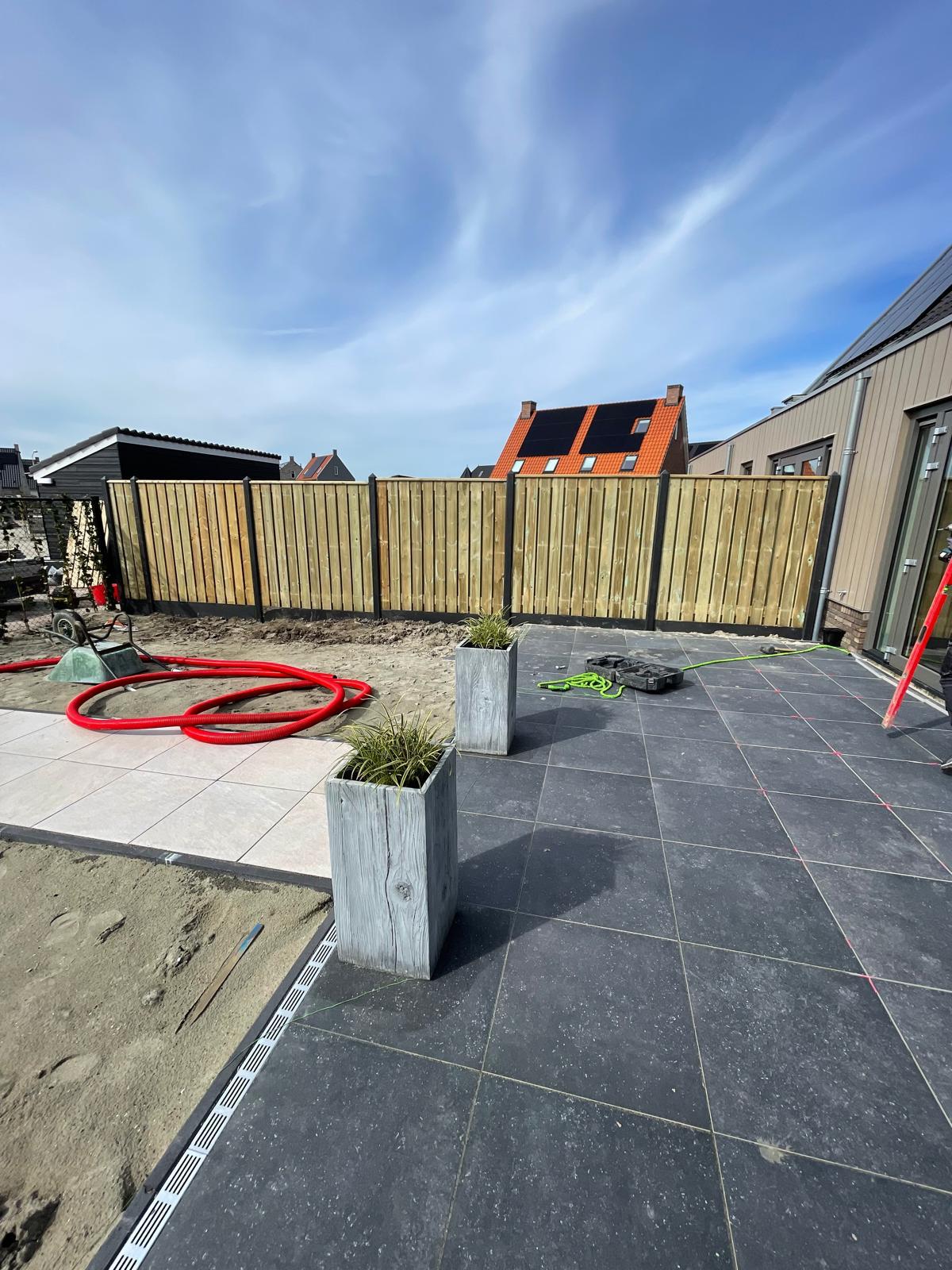 Grenen hout beton schutting | geplaatst voor €120/meter